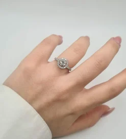 Bague or blanc palladié sertie de diamants naturels