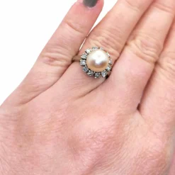 Bague or blanc perle et diamants