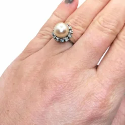 Bague or blanc perle et diamants