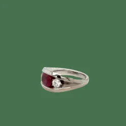 Bague or blanc, rubis, diamants