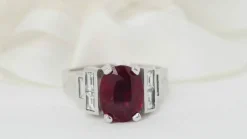 Bague or blanc rubis diamants
