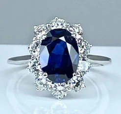 Bague or blanc, saphir 3,57 carats, diamants