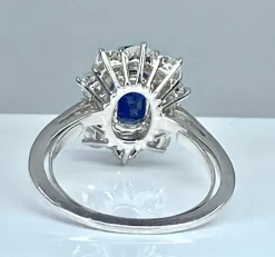 Bague or blanc, saphir 3,57 carats, diamants