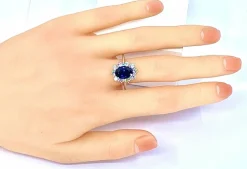 Bague or blanc, saphir 3,57 carats, diamants