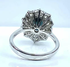 Bague or blanc, saphir 2,11 carats et 10 diamants