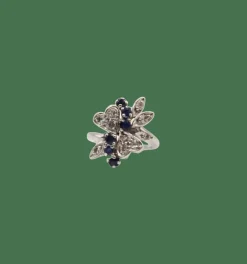 Bague or blanc, saphir, diamants baguettes et diamants ovales