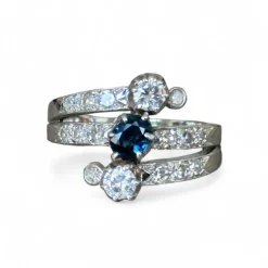 Bague or blanc, saphir, diamants