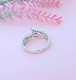 Bague or blanc, saphir, diamants