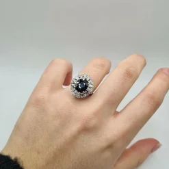 Bague or blanc, saphir et diamants