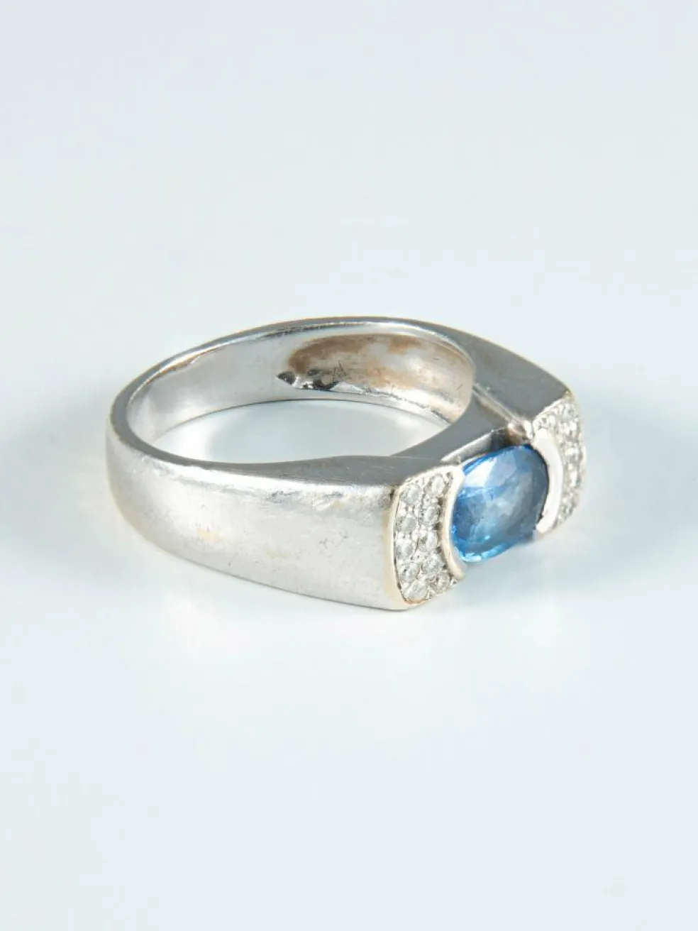 Bague or blanc Saphir et Diamants