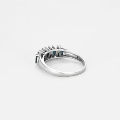 Bague or blanc saphirs