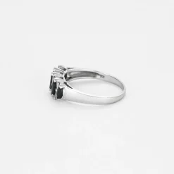 Bague or blanc saphirs