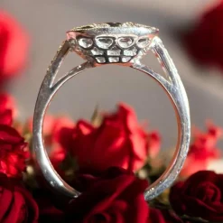 Bague or blanc saphirs diamants