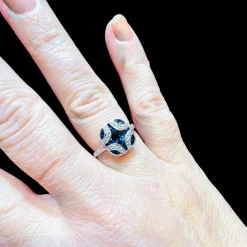 Bague or blanc saphirs diamants
