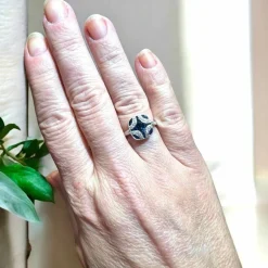 Bague or blanc saphirs diamants