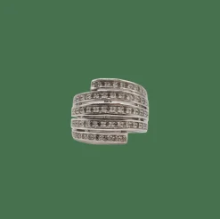 Bague or blanc sertie de diamants anciens