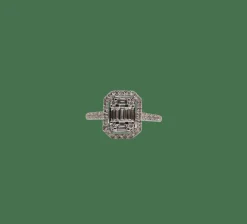 Bague or blanc sertie de diamants baguettes et diamants ronds