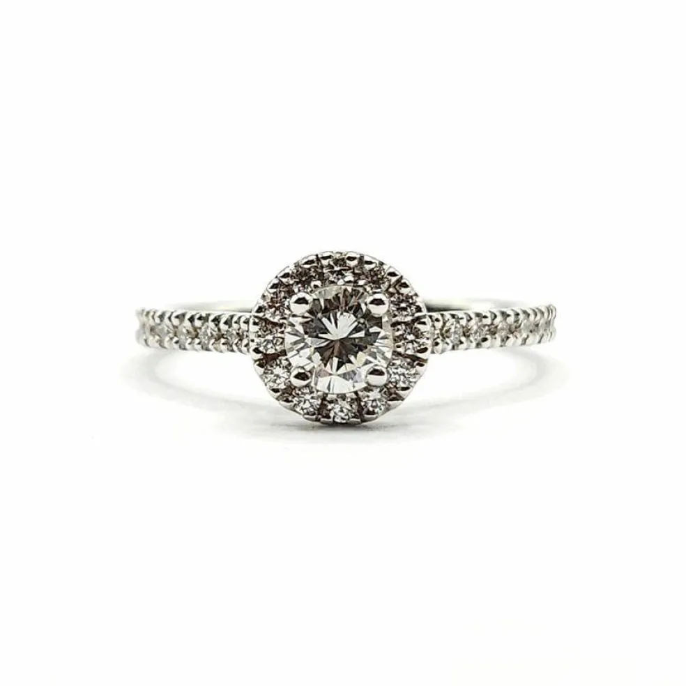 Bague or blanc sertie de diamants