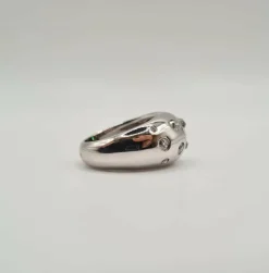 Bague or blanc sertie de diamants taille ancienne