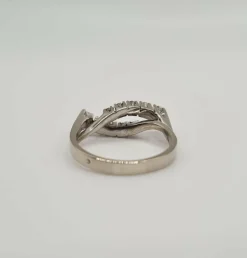 Bague or blanc sertie de diamants naturels