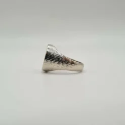 Bague or blanc sertie de diamants