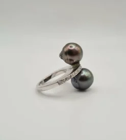 Bague or blanc sertie de perles Tahiti et diamants