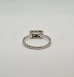 Bague or blanc sertie de 2 diamants anciens