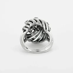 Bague or blanc sertie de diamants naturels