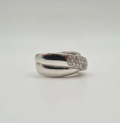 Bague or blanc sertie de diamants