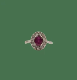 Bague or blanc sertie d’un rubis et diamants anciens