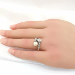 Bague or blanc toi & moi diamants et perle