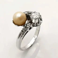 Bague or blanc toi & moi diamants et perle