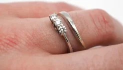 Bague or blanc trilogie diamants