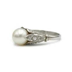Bague or, diamants et perle