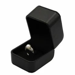 Bague or, diamants et perle