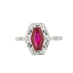 Bague or et pierre rose