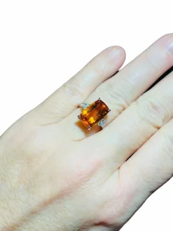 Bague Or, Grenat Spéssartite de 6.40 ct, 6 Diamants