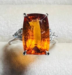 Bague Or, Grenat Spéssartite de 6.40 ct, 6 Diamants