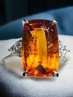 Bague Or, Grenat Spéssartite de 6.40 ct, 6 Diamants