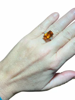 Bague Or, Grenat Spéssartite de 6.40 ct, 6 Diamants