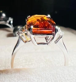 Bague Or, Grenat Spéssartite de 6.40 ct, 6 Diamants