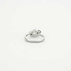 Bague or gris, aigue-marine, saphirs et diamants