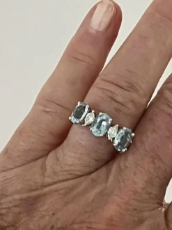 Bague or gris aigues-marines diamants