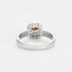 Bague or gris diamant brun et diamants