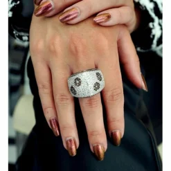 Bague or gris diamants blancs