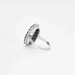 Bague or gris diamants et saphirs