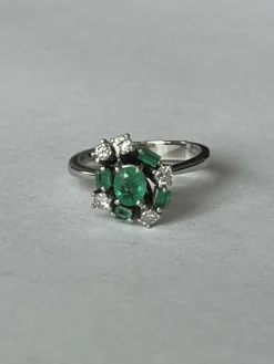 Bague Or Gris Emeraude Diamants