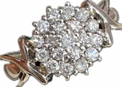 Bague or gris et diamants