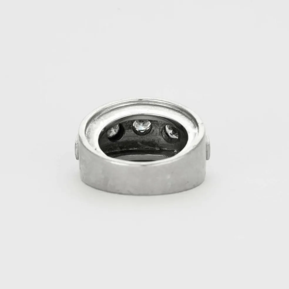 Bague or gris et diamants