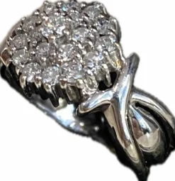 Bague or gris et diamants